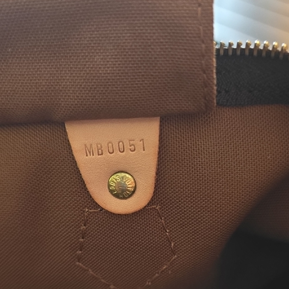 Louis Vuitton Monogram Canvas Speedy 40 - Picture 17 of 17